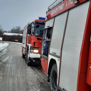 Maluszyn: płonął garaż oraz samochód
