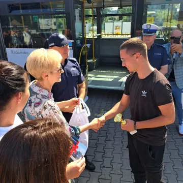 Policja i instruktorzy uczyli odpowiedzialnego kierowania pojazdem