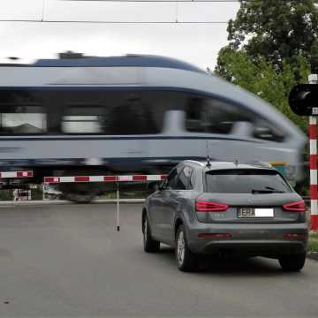 Bezpieczne przejazdy kolejowo-drogowe. Pilotażowy projekt CANARD GITD także w Radomsku