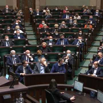 Anna Milczanowska wstrzymała się od głosu w sprawie ustawy „lex Kaczyński”