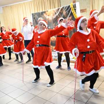 Kolędowanie i jasełka uczestników WTZ w Radomsku