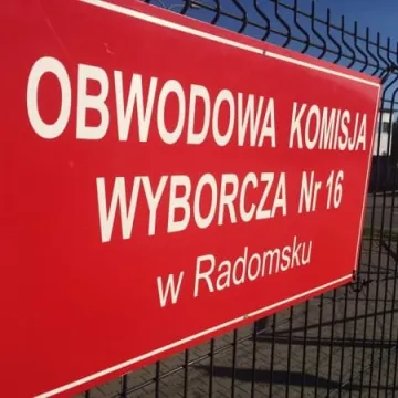 Radomsko głosuje. Tłumy w komisjach wyborczych 