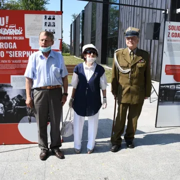 Piotrków Tryb.: wystawa o Solidarności otwarta