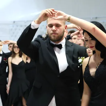 Studniówka uczniów „Drzewniaka” w Kobielach Wielkich