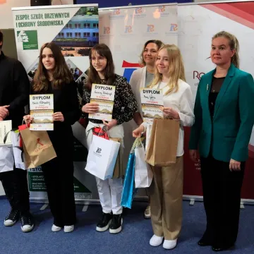 I Powiatowy Konkurs Poezji Obcojęzycznej w ZSDiOŚ w Radomsku