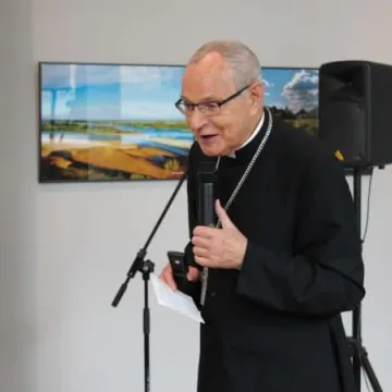 Koncert biskupa Antoniego Długosza dla Koniczynki w Muzeum