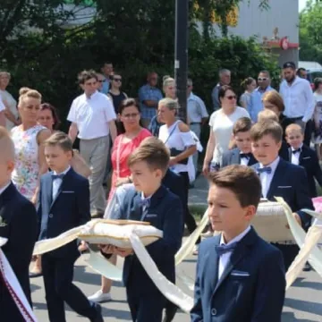 Procesje przemierzyły ulice