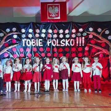 Koncert „Tobie Polsko” w PSP nr 8 w Radomsku