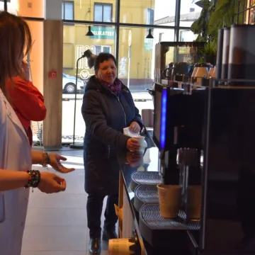 Kamieńsk z nowy centrum handlowym w centrum miasta