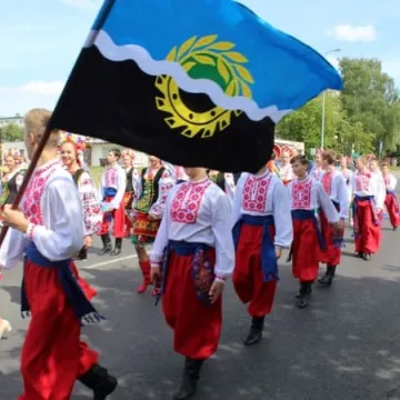 Kolorowa parada artystów z Cypru, Ukrainy i Polski