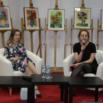 Spotkanie z laureatką nagrody NIKE - Joanną Bator w bibliotece w Radomsku