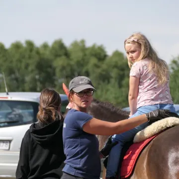 Inauguracja wakacji w Stajni Gowarzów. Były atrakcje dla całych rodzin