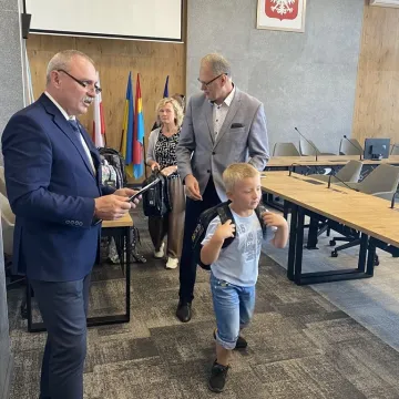 Gotowi do szkoły. Pierwszoklasiści otrzymali szkolne wyprawki