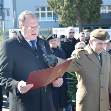 Cześć i chwała bohaterom!