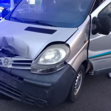 Awaria toyoty na A1. Urwane koło uderzyło w dwa inne pojazdy