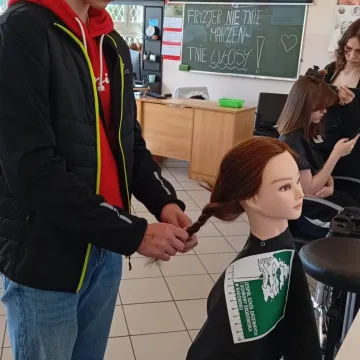 Logistyka, fryzjerstwo, gastronomia. ZSDiOŚ zaprezentował ofertę