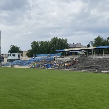 Nowa era stadionu w Radomsku. Kibice dostaną krzesełka ze starej trybuny