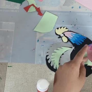 Ozdabiać każdy może. Dzieci tworzyły opoczyńskie koguciki