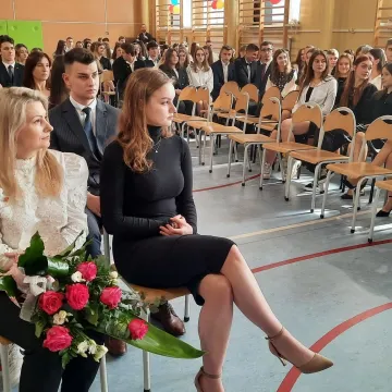 Radomsko: Maturzyści żegnają się ze szkołą