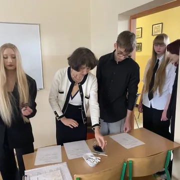 Uczniowie z powiatu radomszczańskiego zmierzyli się z twórczością Wisławy Szymborskiej w I LO w Radomsku