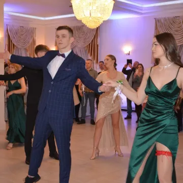 Bal studniówkowy maturzystów z Przedborza