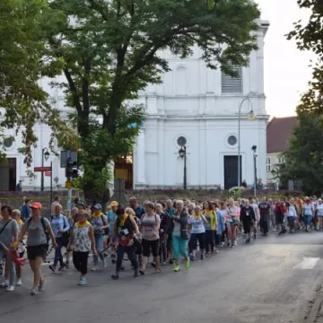 Wierni z Radomska wyruszyli na Jasną Górę