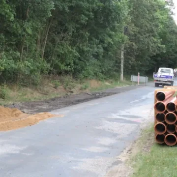 Trwa budowa kanalizacji sanitarnej w miejscowościach Lipie i Dąbrówka