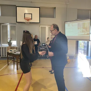 Najlepsi z najlepszych. Uczniowie  nagrodzeni stypendiami prezydenta