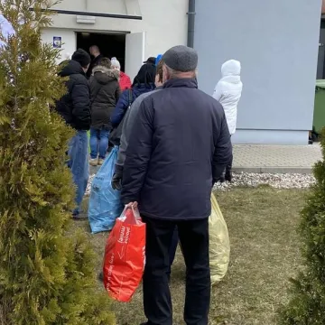 Oddali puszki, otrzymali sadzonki