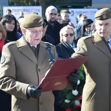 Cześć i chwała bohaterom!