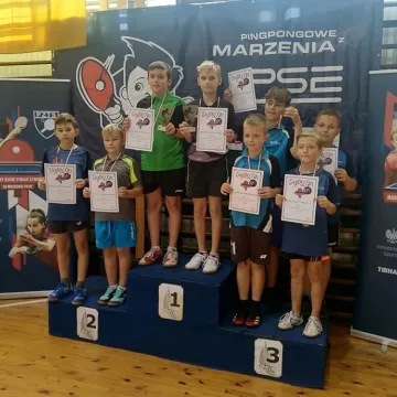 Sebastian Musiał z medalami mistrzostw województwa w tenisie stołowym