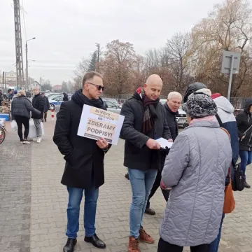 Refundacja dla in vitro. Platforma Obywatelska zbiera podpisy w Radomsku