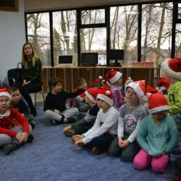 Choinka w MBP Radomsko 