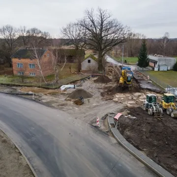 Połączenie łódzkiego ze śląskim. Modernizacja drogi w Ciężkowicach w toku