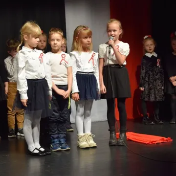 Piosenką uczcili Niepodległą