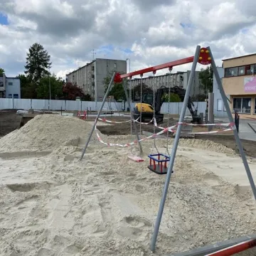 Zagospodarowanie skweru przy ul. Piastowskiej w Radomsku na ostatniej prostej