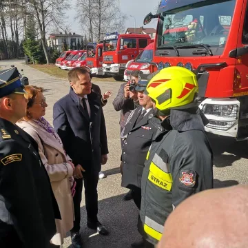 OSP w Gomunicach z nowym samochodem ratowniczo-gaśniczym