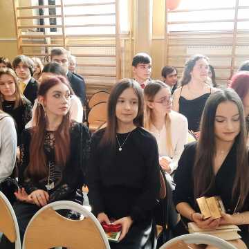 Radomsko: Maturzyści żegnają się ze szkołą
