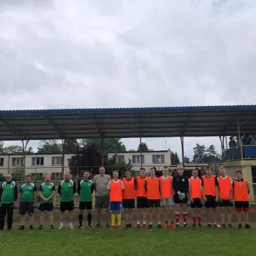 W szkole w Dobryszycach nauczyciele zagrali z uczniami