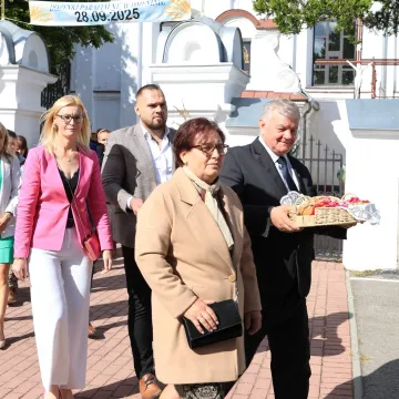 Lokalne tradycje w centrum uwagi podczas święta ziemniaka w Dmeninie