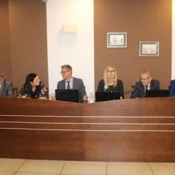 Tylko schody i podjazd do remontu 