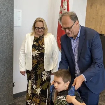 Energetyczne tornistry trafiły do pierwszoklasistów z Radomska