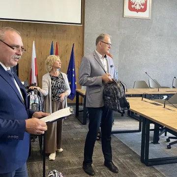 Gotowi do szkoły. Pierwszoklasiści otrzymali szkolne wyprawki