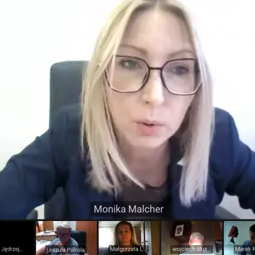 Powiatowi radni obradowali zdalnie