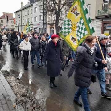 [WIDEO] Orszak Trzech Króli 2025 w Radomsku. „Kłaniajcie się królowie!”