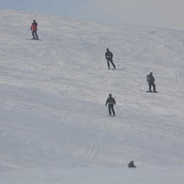 Policyjny patrol narciarski czuwa na Górze Kamieńsk