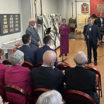 Patriotyczny koncert chórów w Galerii Muzeum w Radomsku