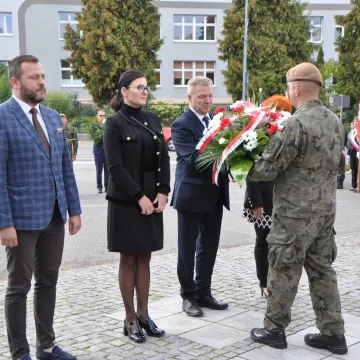 W Radomsku upamiętniono 77. rocznicę utworzenia KWP