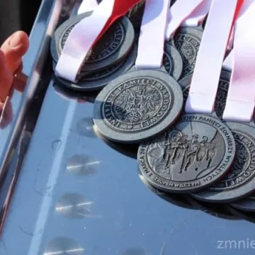 Pobiegli wilczym tropem