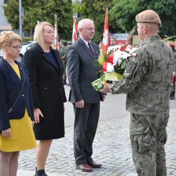 W Radomsku upamiętniono 77. rocznicę utworzenia KWP